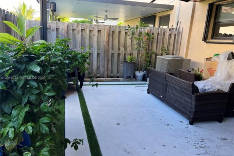 Townhouse in Homestead, Florida 3 bedrooms, 133.87 sq.m. № 2076114 - photo 27