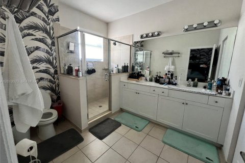 Townhouse in Homestead, Florida 3 bedrooms, 133.87 sq.m. № 2076114 - photo 19