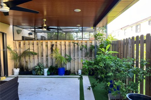 Townhouse in Homestead, Florida 3 bedrooms, 133.87 sq.m. № 2076114 - photo 26