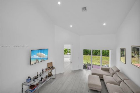 Купить виллу или дом в Майами, Флорида 4 спальни, 205.5м2, № 1799673 - фото 11