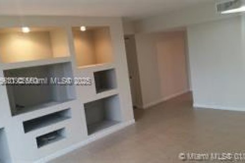 Купить кондоминиум в Майами, Флорида 2 спальни, 89.65м2, № 1958402 - фото 3