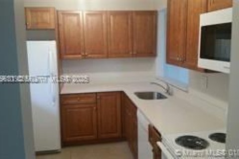 Купить кондоминиум в Майами, Флорида 2 спальни, 89.65м2, № 1958402 - фото 5