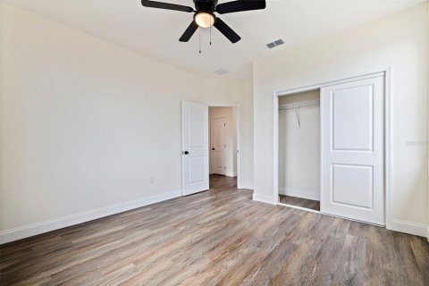 House in Saint Petersburg, Florida 3 bedrooms, 177.72 sq.m. № 2323035 - photo 24