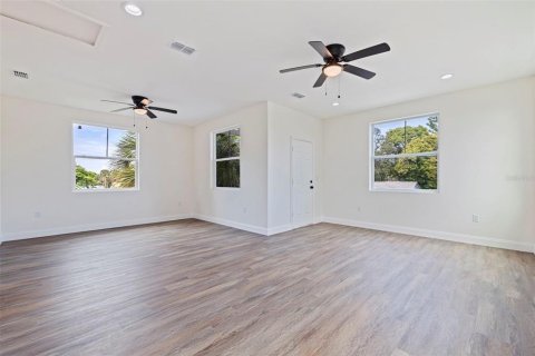 House in Saint Petersburg, Florida 3 bedrooms, 177.72 sq.m. № 2323035 - photo 21