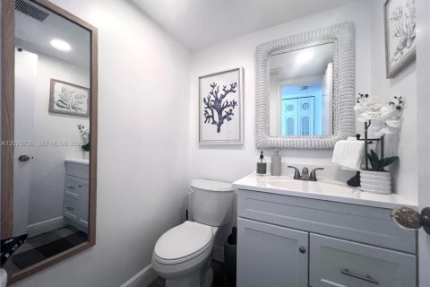 Condo in South Palm Beach, Florida, 1 bedroom  № 2088390 - photo 8