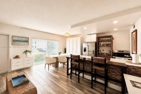 Condo in South Palm Beach, Florida, 1 bedroom  № 2088390 - photo 3