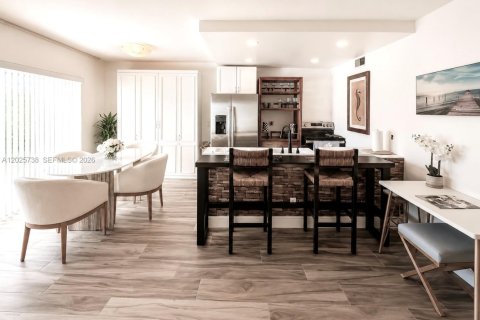 Condo in South Palm Beach, Florida, 1 bedroom  № 2088390 - photo 4
