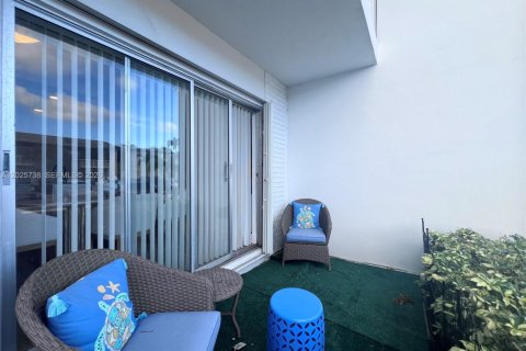 Condo in South Palm Beach, Florida, 1 bedroom  № 2088390 - photo 10