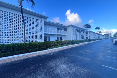 Condo in South Palm Beach, Florida, 1 bedroom  № 2088390 - photo 15