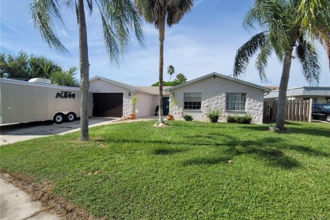 Casa en venta en Port Richey, Florida, 3 dormitorios, 145.11 m2 № 1917071 - foto 2