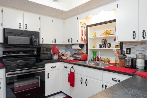 Villa ou maison à vendre à Spring Hill, Floride: 2 chambres, 106.19 m2 № 1847436 - photo 13