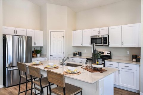 House in Winter Haven, Florida 4 bedrooms, 171.87 sq.m. № 1873492 - photo 2