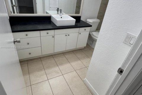 Купить кондоминиум в Маргит, Флорида 1 спальня, 66.15м2, № 1860849 - фото 4