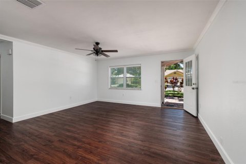 Casa en venta en Palm Harbor, Florida, 3 dormitorios, 125.6 m2 № 1853754 - foto 3