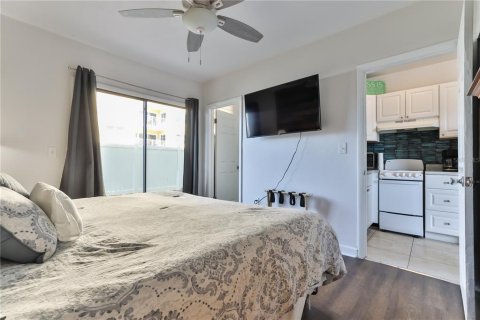 Condo in New Smyrna Beach, Florida, 2 bedrooms  № 1529343 - photo 17