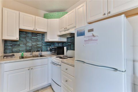 Condo in New Smyrna Beach, Florida, 2 bedrooms  № 1529343 - photo 12