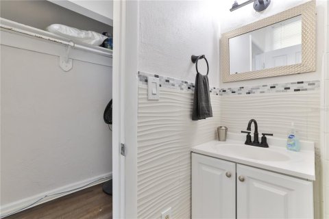 Condo in New Smyrna Beach, Florida, 2 bedrooms  № 1529343 - photo 29