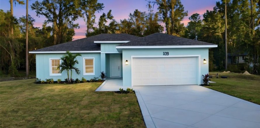Villa ou maison à Crescent City, Floride 3 chambres, 158.03 m2 № 2430727