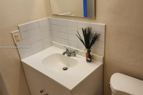 Copropriété à louer à Pompano Beach, Floride: 2 chambres, 67.08 m2 № 1975862 - photo 5