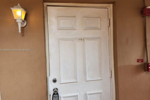 Copropriété à louer à Pompano Beach, Floride: 2 chambres, 67.08 m2 № 1975862 - photo 2