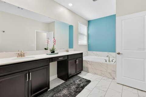 Villa ou maison à louer à Davenport, Floride: 5 chambres, 286.23 m2 № 2206595 - photo 20
