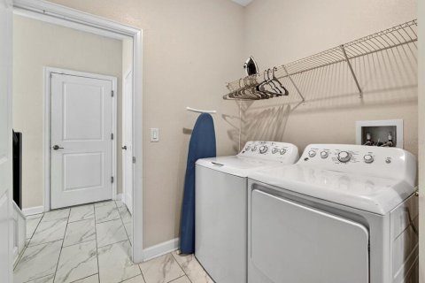 Villa ou maison à louer à Davenport, Floride: 5 chambres, 286.23 m2 № 2206595 - photo 21
