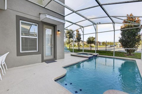 Villa ou maison à louer à Davenport, Floride: 5 chambres, 286.23 m2 № 2206595 - photo 2
