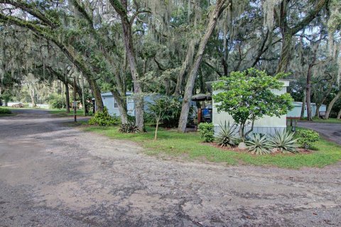 Commercial property in Leesburg, Florida 2032.98 sq.m. № 1632182 - photo 3