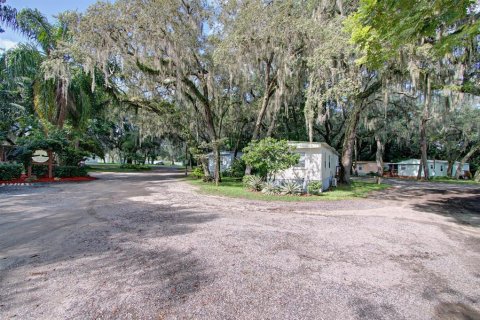 Commercial property in Leesburg, Florida 2032.98 sq.m. № 1632182 - photo 4