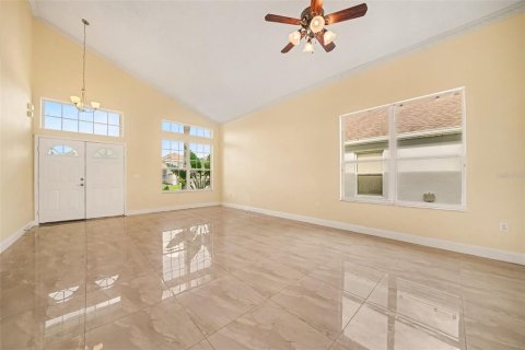 House in Winter Springs, Florida 4 bedrooms, 209.59 sq.m. № 2355721 - photo 9