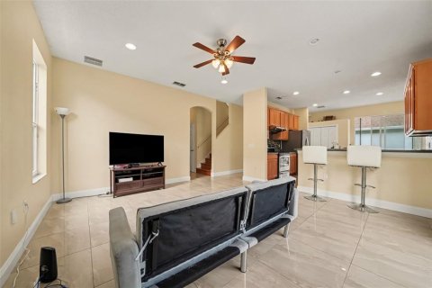 House in Winter Springs, Florida 4 bedrooms, 209.59 sq.m. № 2355721 - photo 12
