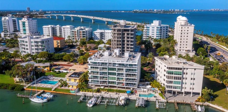 Condominio en Sarasota, Florida, 2 dormitorios № 1551012