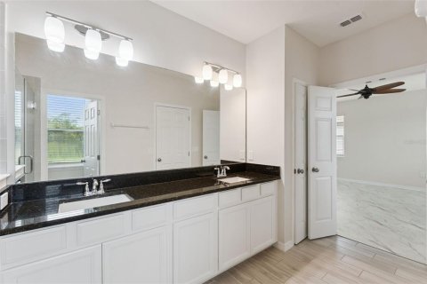 Casa en venta en Winter Park, Florida, 4 dormitorios, 280.56 m2 № 2306311 - foto 25