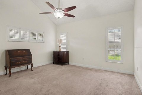 House in Auburndale, Florida 3 bedrooms, 205.78 sq.m. № 2410053 - photo 24