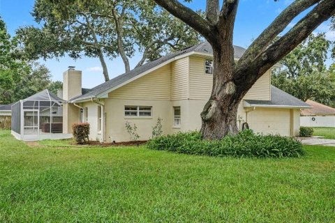 House in Auburndale, Florida 3 bedrooms, 205.78 sq.m. № 2410053 - photo 3