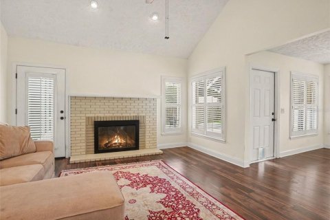 House in Auburndale, Florida 3 bedrooms, 205.78 sq.m. № 2410053 - photo 8