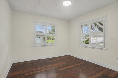 House in Auburndale, Florida 3 bedrooms, 205.78 sq.m. № 2410053 - photo 21