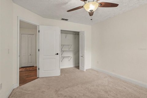 House in Auburndale, Florida 3 bedrooms, 205.78 sq.m. № 2410053 - photo 19