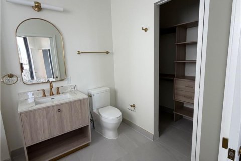 Condominio en venta en Miami, Florida, 2 dormitorios, 77.11 m2 № 2084998 - foto 16