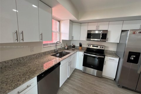 Condominio en alquiler en Miami, Florida, 2 dormitorios, 105.91 m2 № 1953190 - foto 9
