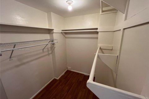 Condominio en alquiler en Miami, Florida, 2 dormitorios, 105.91 m2 № 1953190 - foto 23