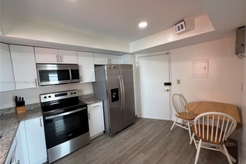 Condominio en alquiler en Miami, Florida, 2 dormitorios, 105.91 m2 № 1953190 - foto 10
