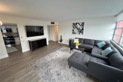 Condominio en alquiler en Miami, Florida, 2 dormitorios, 105.91 m2 № 1953190 - foto 25