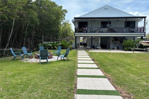 House in Marathon, Florida 5 bedrooms № 2071944