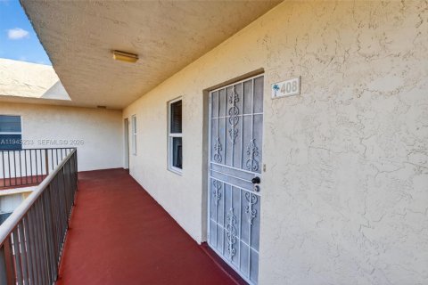 Condominio en venta en Lauderdale Lakes, Florida, 1 dormitorio, 59.83 m2 № 2152853 - foto 19