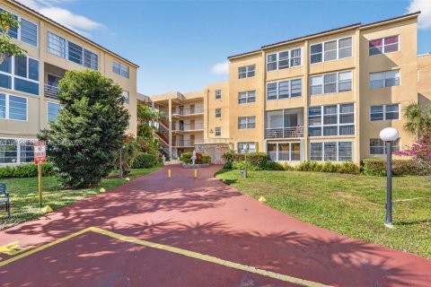 Condominio en venta en Lauderdale Lakes, Florida, 1 dormitorio, 59.83 m2 № 2152853 - foto 20