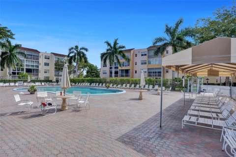 Condominio en venta en Lauderdale Lakes, Florida, 1 dormitorio, 59.83 m2 № 2152853 - foto 21
