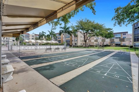 Condominio en venta en Lauderdale Lakes, Florida, 1 dormitorio, 59.83 m2 № 2152853 - foto 29
