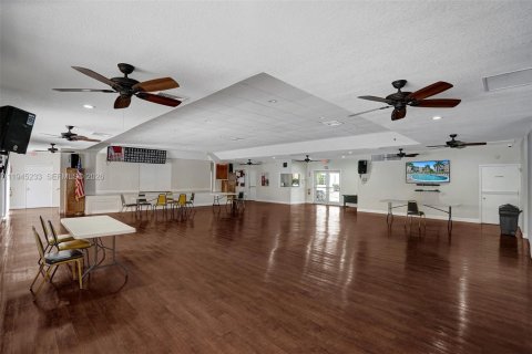 Condominio en venta en Lauderdale Lakes, Florida, 1 dormitorio, 59.83 m2 № 2152853 - foto 25