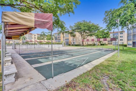 Condominio en venta en Lauderdale Lakes, Florida, 1 dormitorio, 59.83 m2 № 2152853 - foto 28